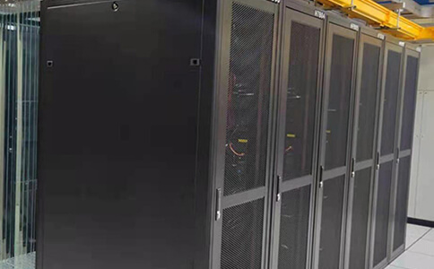 如何实现企业服务器的自动化部署和配置管理？有哪些推荐的工具和技术？