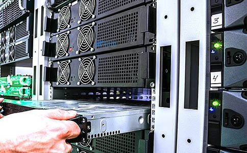 了解独立服务器和云服务器的优势与适用场景