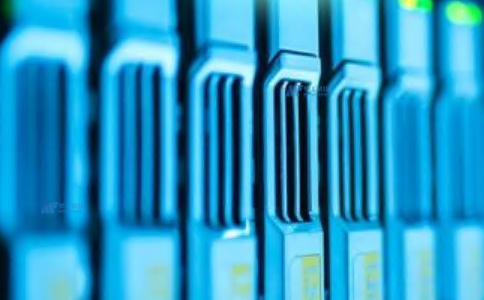 探讨如何选择和配置服务器的操作系统，以及不同版本对性能的影响