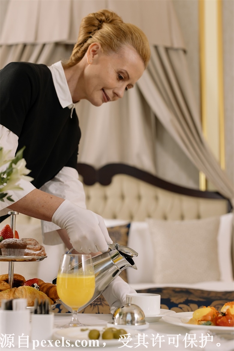 如何修改服务器DNS呢